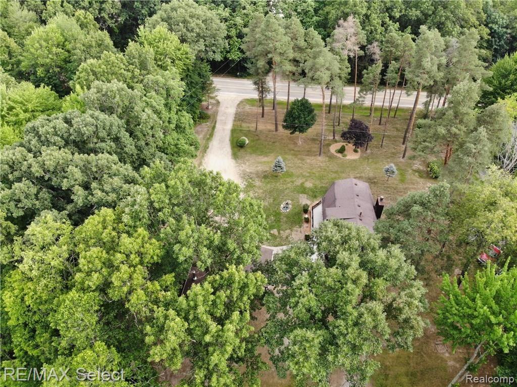 4131 Center Road Linden, MI 48451 - Photo 7 of 35 4131 Center - Linden 36.JPG