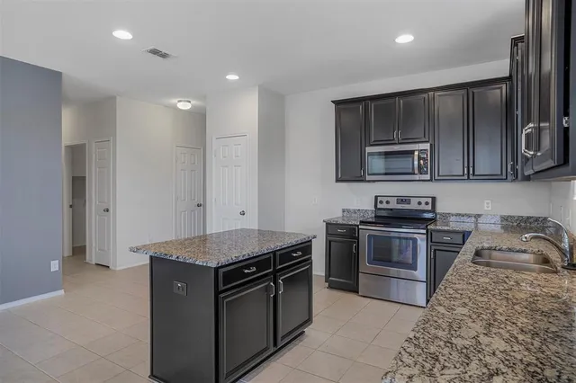 $2,100 | 3132 Layla Creek Drive, Little Elm, TX 75068