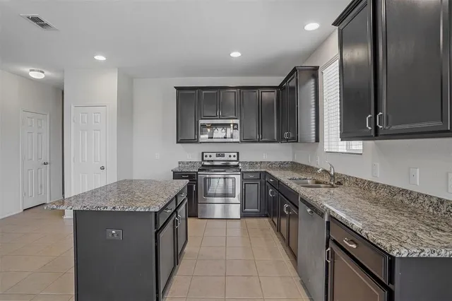 $2,100 | 3132 Layla Creek Drive, Little Elm, TX 75068