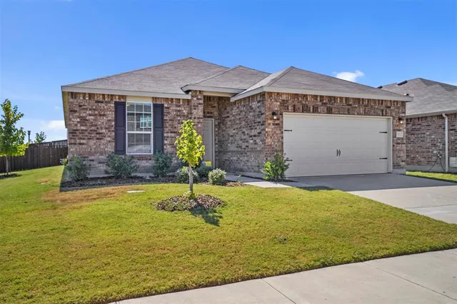 $2,100 | 3132 Layla Creek Drive, Little Elm, TX 75068