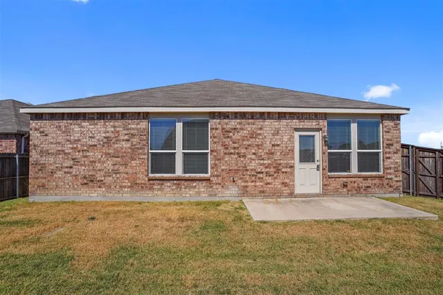 $2,100 | 3132 Layla Creek Drive, Little Elm, TX 75068