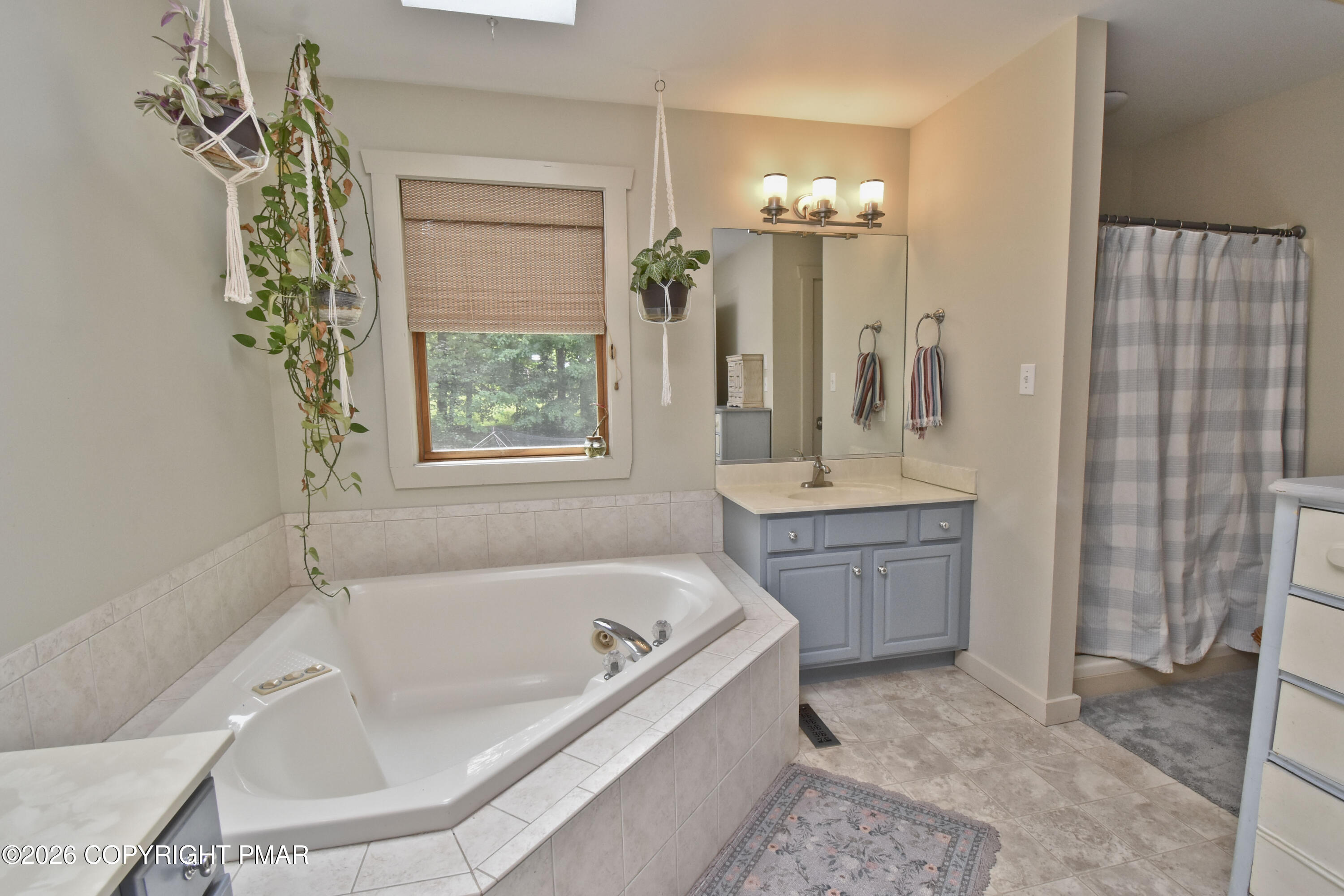 186 Quiet Valley Road Stroudsburg, PA 18360 - Photo 26 of 64 8.5 Primary Bath (2)