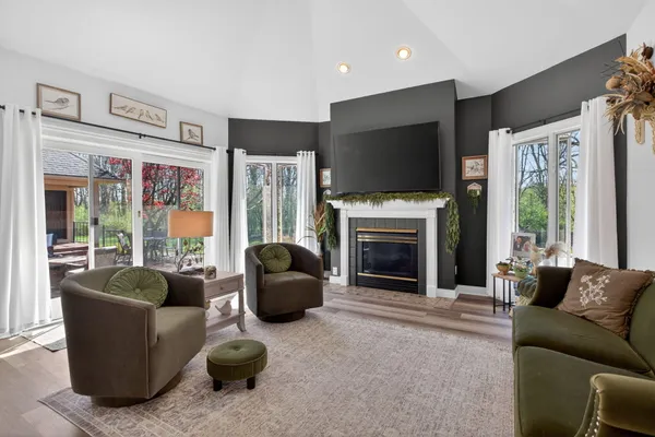 $995,500 | 4929 Country Lane, Jackson, MI 49201