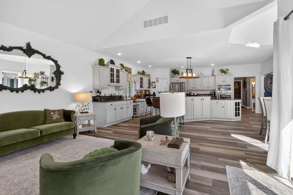 $995,500 | 4929 Country Lane, Jackson, MI 49201