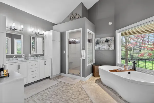 $995,500 | 4929 Country Lane, Jackson, MI 49201