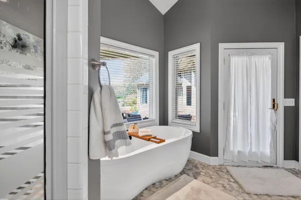 $995,500 | 4929 Country Lane, Jackson, MI 49201