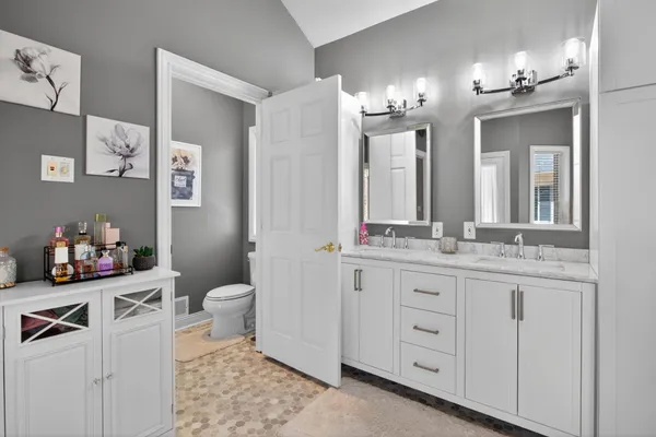 $995,500 | 4929 Country Lane, Jackson, MI 49201