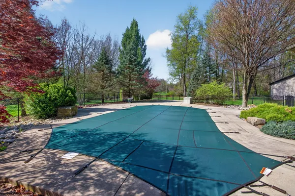 $995,500 | 4929 Country Lane, Jackson, MI 49201