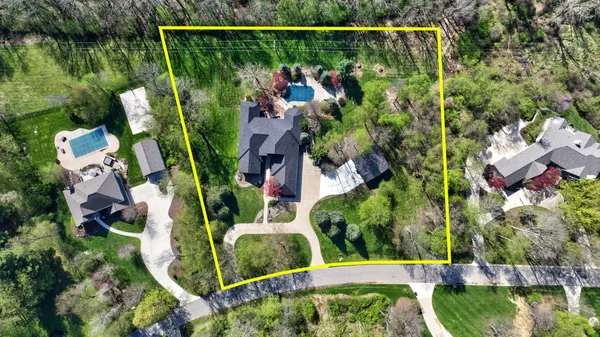 $995,500 | 4929 Country Lane, Jackson, MI 49201