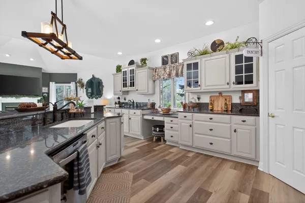 $995,500 | 4929 Country Lane, Jackson, MI 49201