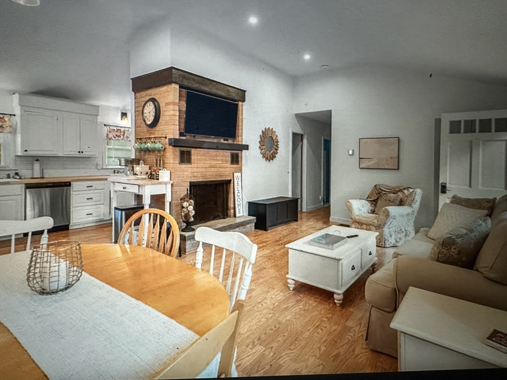 47 Cappawack Road Mashpee, MA 02649 - Photo 4 of 11