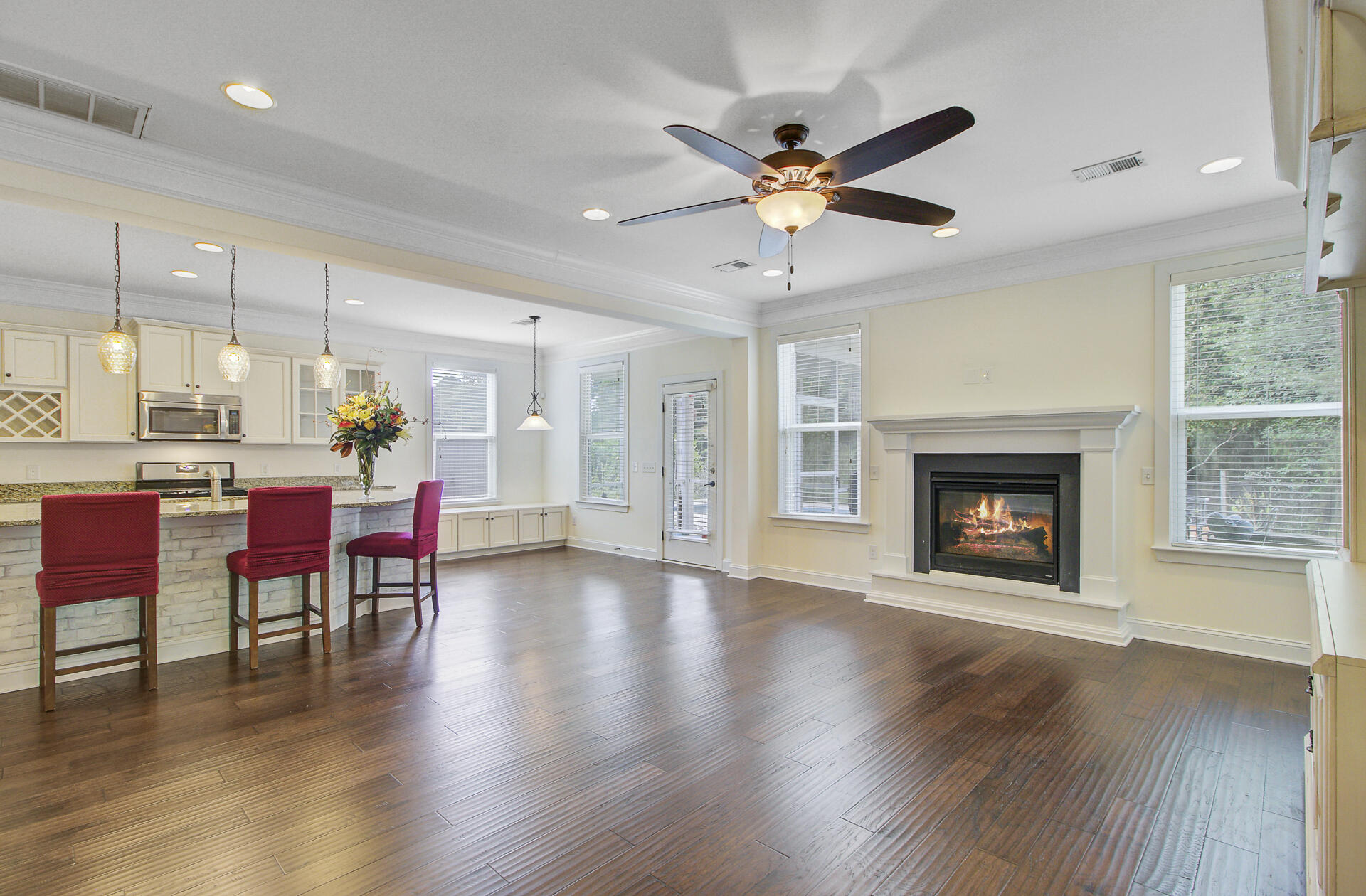 746 Goodlet Circle Charleston, SC 29412 - Photo 20 of 50 746 Goodlet Circle Family Kitchen