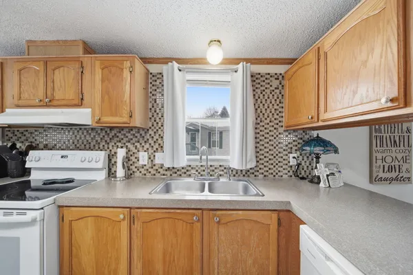 $72,500 | 809 Missouri River Drive, Adrian, MI 49221