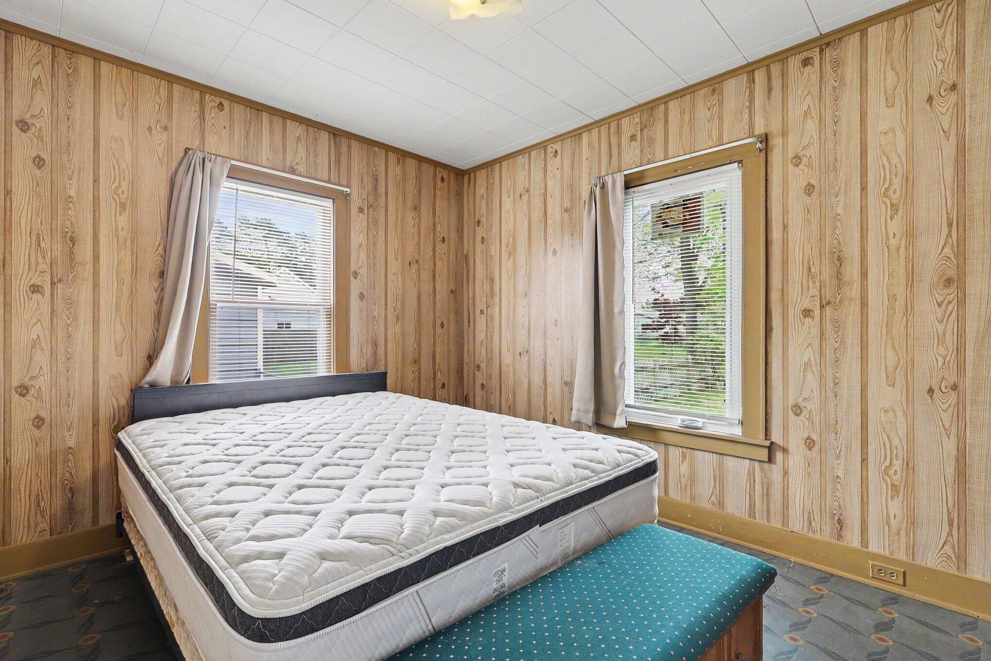 713 East Spring Street Whitehall, MI 49461 - Photo 9 of 25 010_file_9649