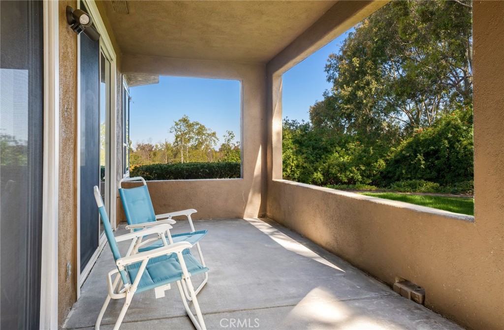 43 Auburn Aisle Irvine, CA 92612 - Photo 7 of 19 Good morning sunshine. Enjoy a cup of tea on your private patio in the tranquil setting.