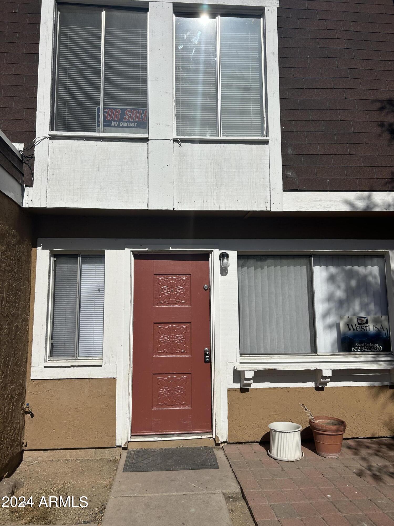 a house view with a outdoor space