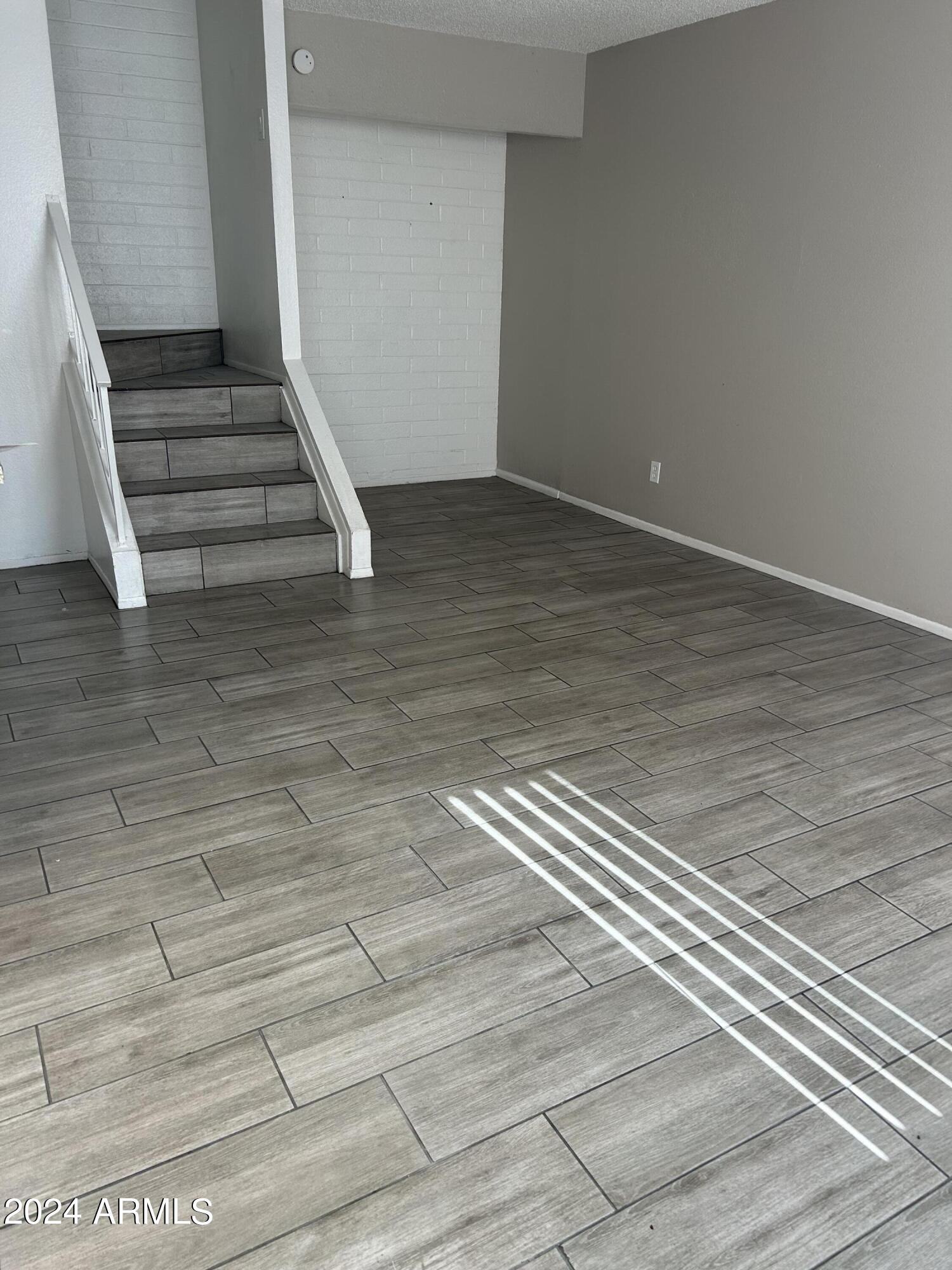 8233 North 34th Drive Phoenix, AZ 85051 - Photo 2 of 11 a view of entryway