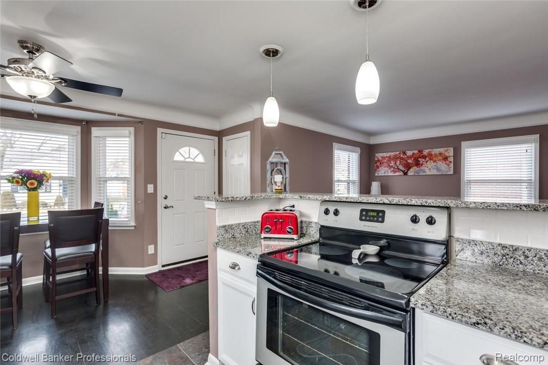 1363 Cambridge Road Berkley, MI 48072 - Photo 7 of 20 1363 Cambridge Rd Berkley MI-large-012-17-1363 Cambridge Road0013FULL-1500x1000-72dpi.jpg