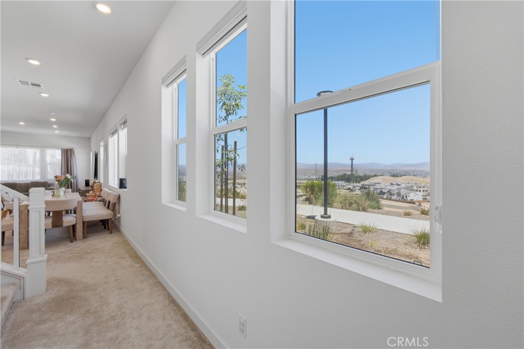 26729 Blue Hls Loop Valencia, CA 91381 - Photo 10 of 51