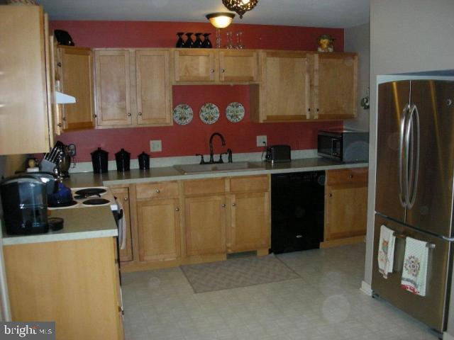 648 Chickadee Drive Lititz, PA 17543 - Photo 9 of 39 Gallery Image 9