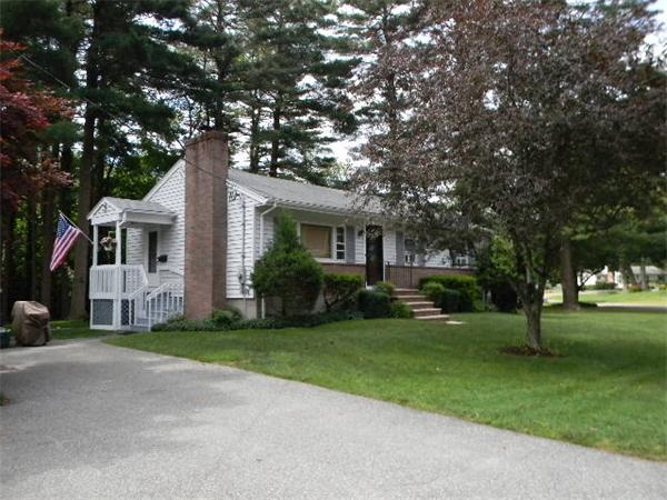 17 Williams Road North Reading, MA 01864 - Photo 1 of 16 Gallery Image 1