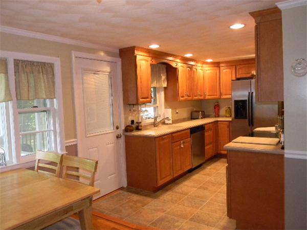 17 Williams Road North Reading, MA 01864 - Photo 4 of 16 Gallery Image 4