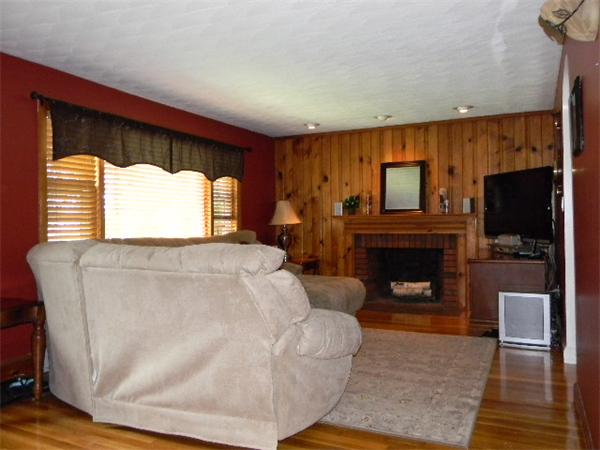 17 Williams Road North Reading, MA 01864 - Photo 8 of 16 Gallery Image 8