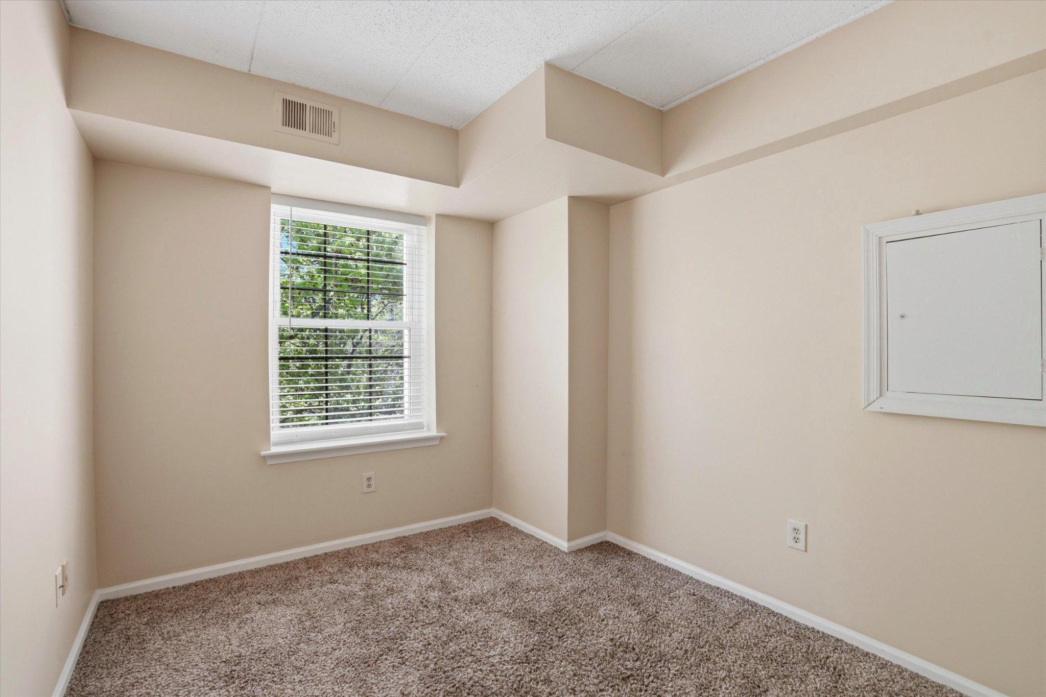 623 Washington Place Chesterbrook, PA 19087 - Photo 19 of 26 an empty room with windows