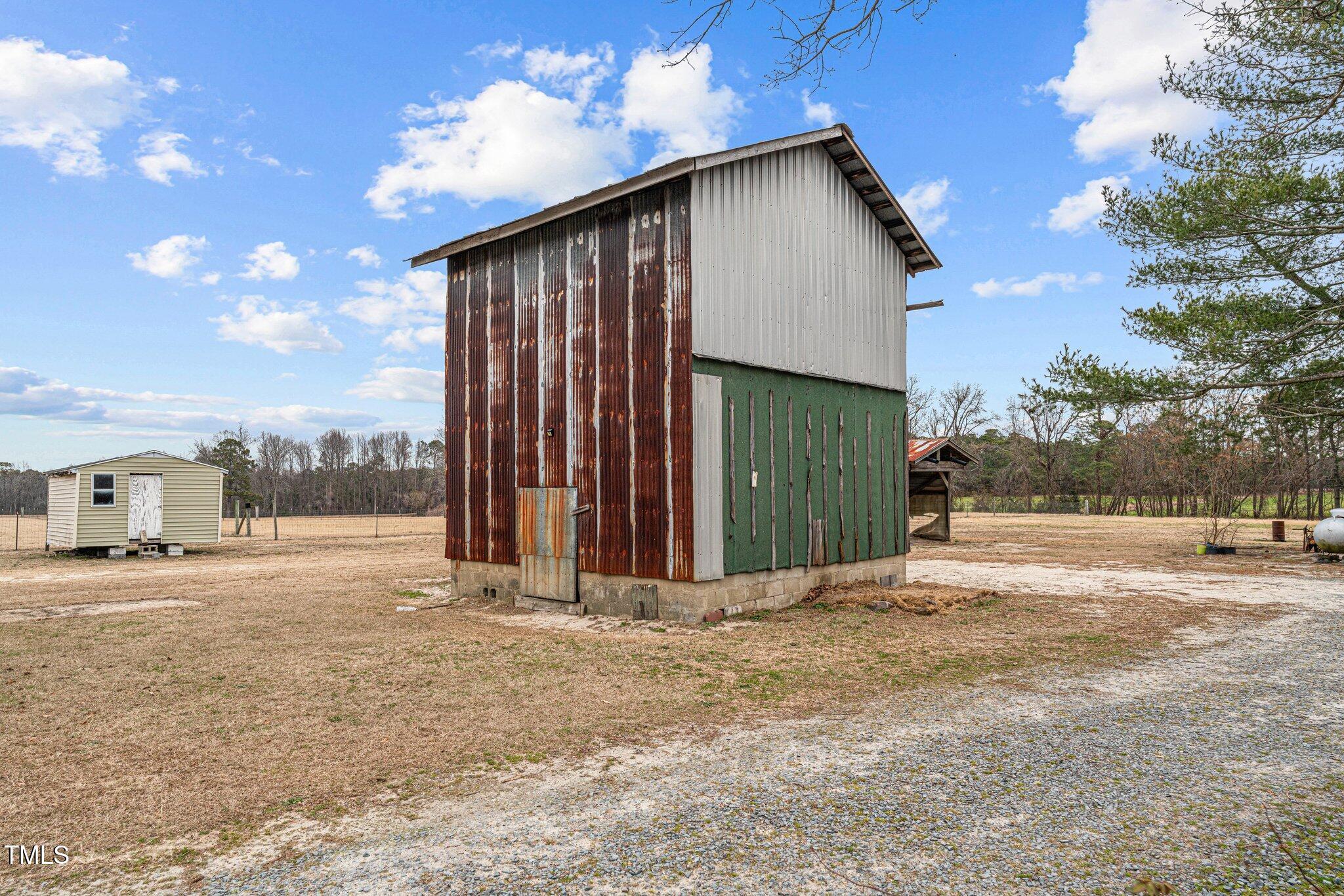 578 Marler Road Benson, NC 27504 - Photo 51 of 55 51-web-or-mls-DSC01233
