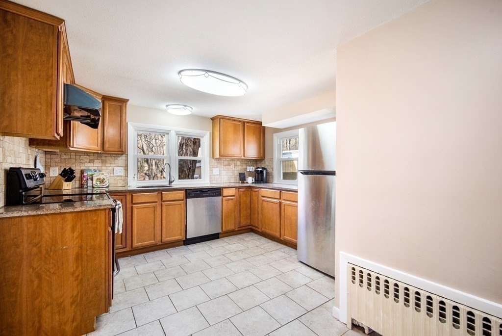 54 Mountain Road Wilbraham, MA 01095 - Photo 2 of 27 Gallery Image 2
