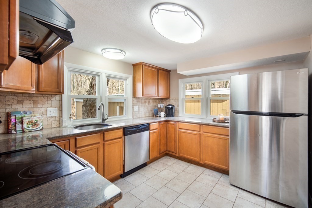 54 Mountain Road Wilbraham, MA 01095 - Photo 4 of 27 Gallery Image 4