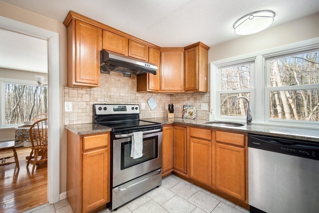 54 Mountain Road Wilbraham, MA 01095 - Photo 5 of 27 Gallery Image 5