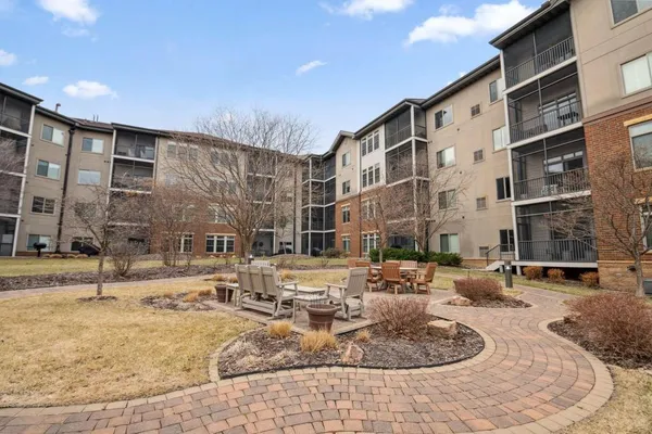 $299,000 | 7100 Metro Boulevard, Unit 113, Edina, MN 55439