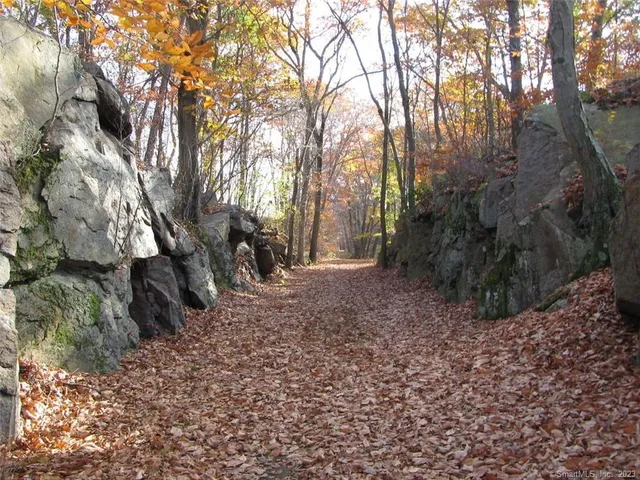 $1,900,000 | 12 Bowhay Hill Road, Branford, CT 06405