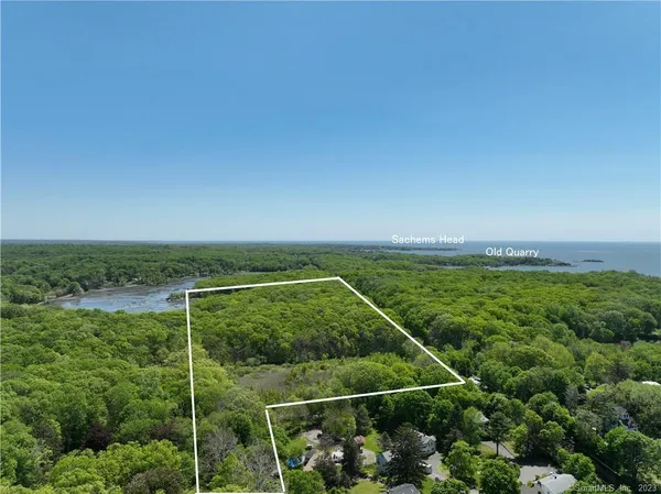 a view of a tennis court