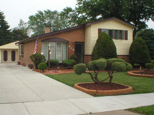 619 Craig Place Addison, IL 60101 - Photo 1 of 1
