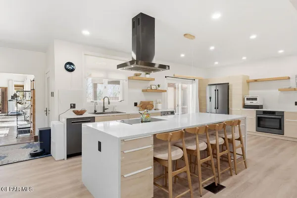 $1,690,000 | 300 Rosemont Drive, El Paso, TX 79922