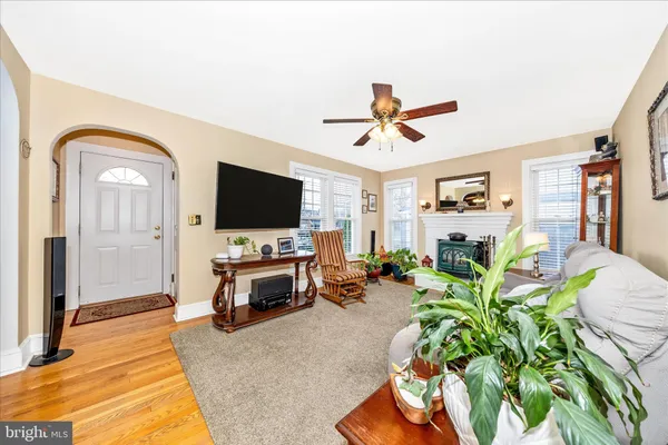 $400,000 | 526 Grant Place, Frederick, MD 21702