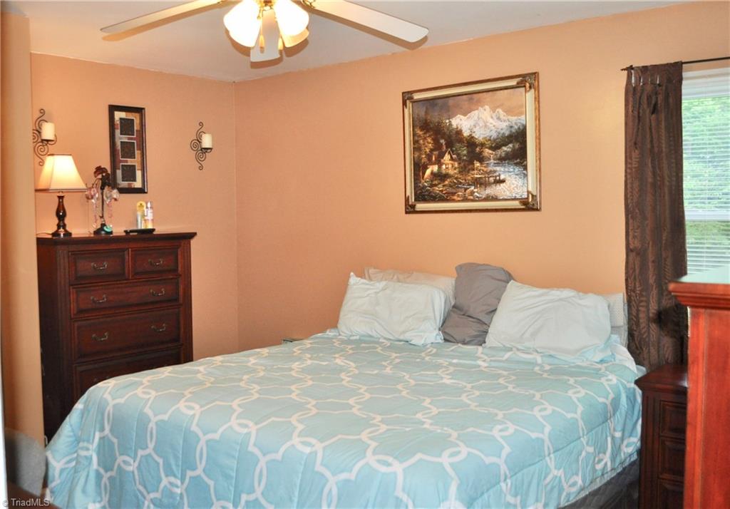 5488 Racine Road Randleman, NC 27317 - Photo 5 of 24