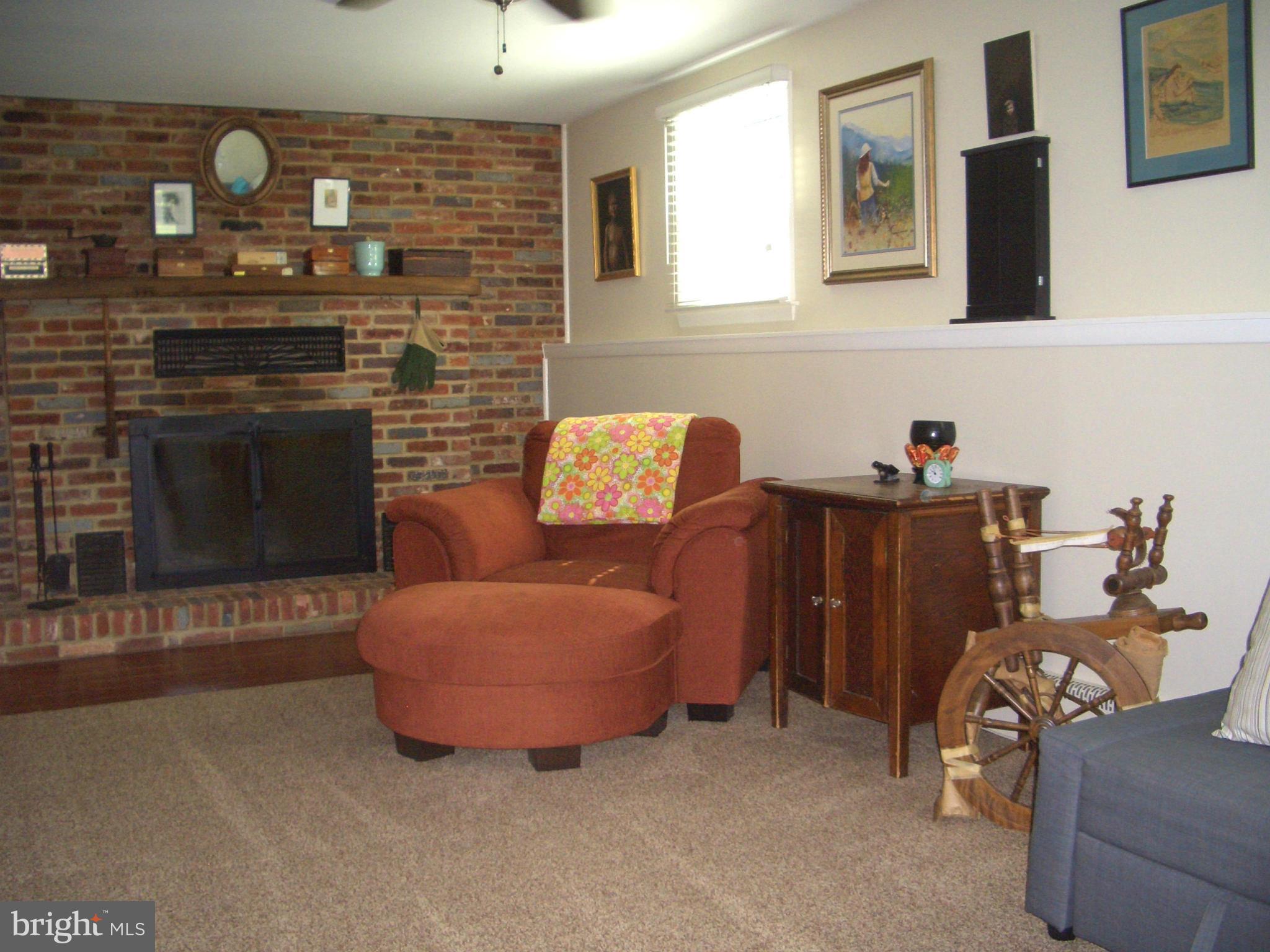 6612 Hunter Road Elkridge, MD 21075 - Photo 12 of 30 Family Room