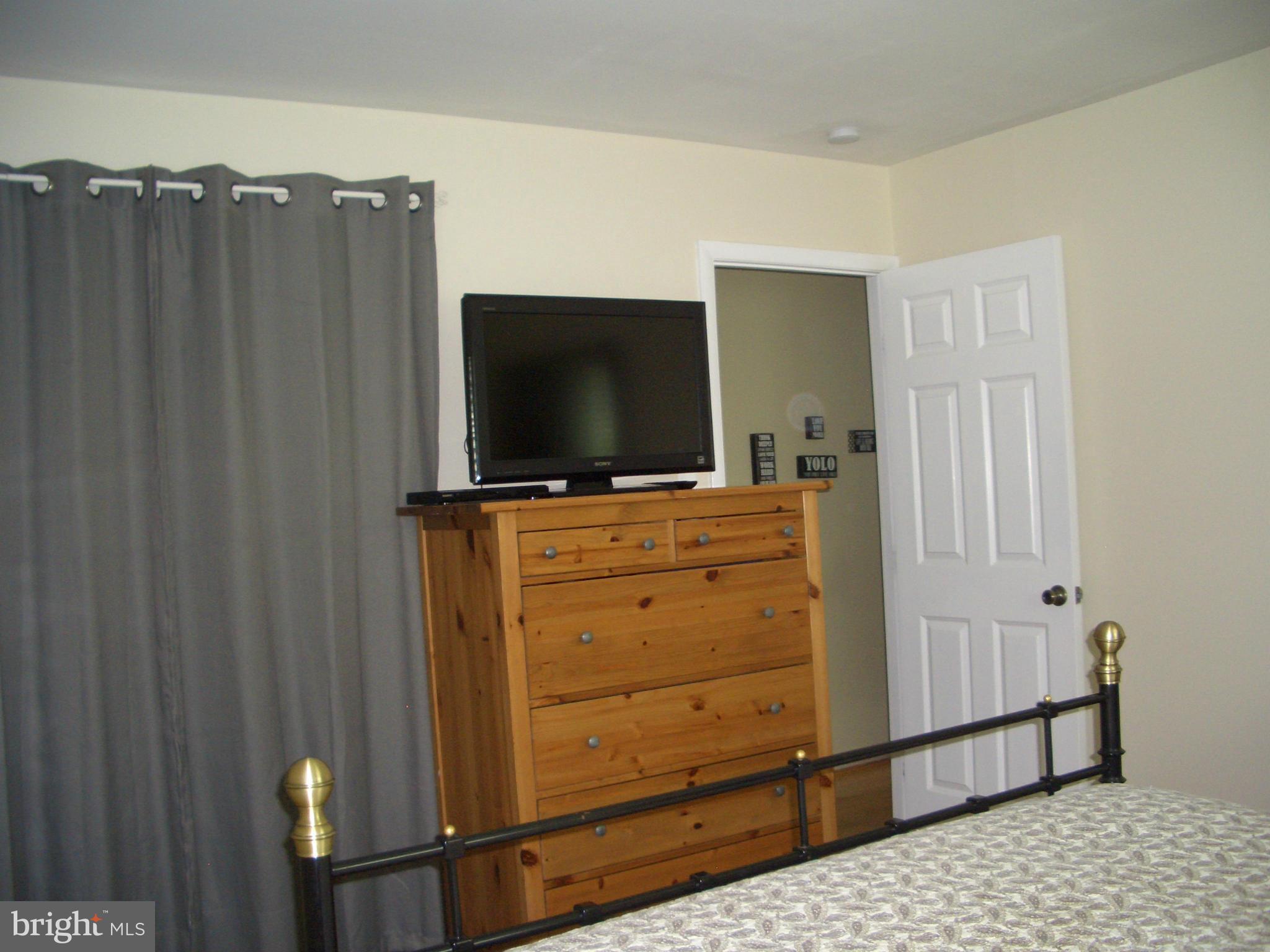 6612 Hunter Road Elkridge, MD 21075 - Photo 19 of 30 Bedroom (Master)