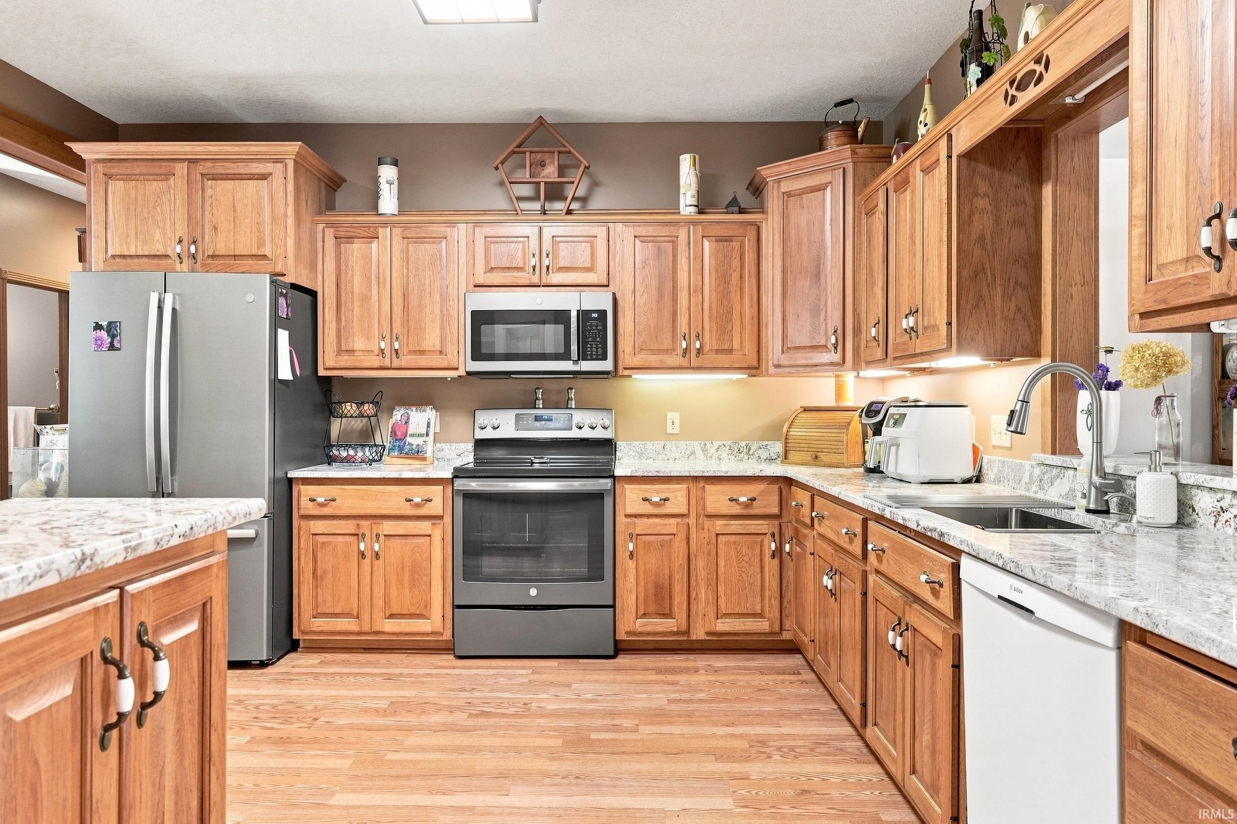 14733 Coldwater Road Fort Wayne, IN 46845 - Photo 21 of 50 Gallery Image 21