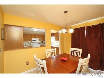 908 Copper Ridge Maryville, IL 62062 - Photo 5 of 24 Gallery Image 5