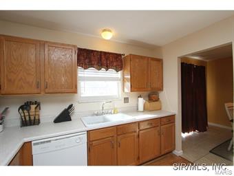 908 Copper Ridge Maryville, IL 62062 - Photo 7 of 24 Gallery Image 7