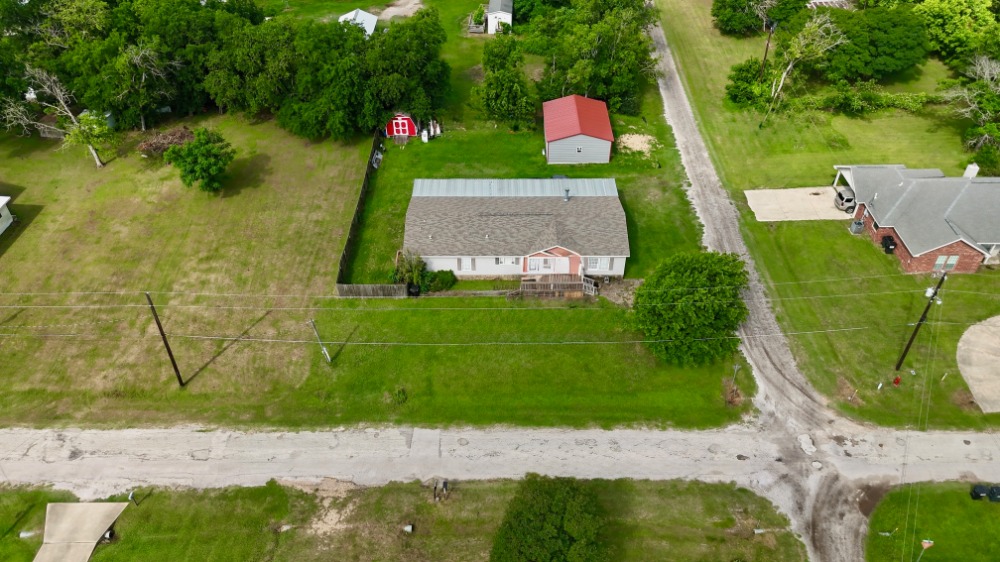 845 Caldwell Street Lexington, TX 78947 - Photo 33 of 39 Bird's eye view