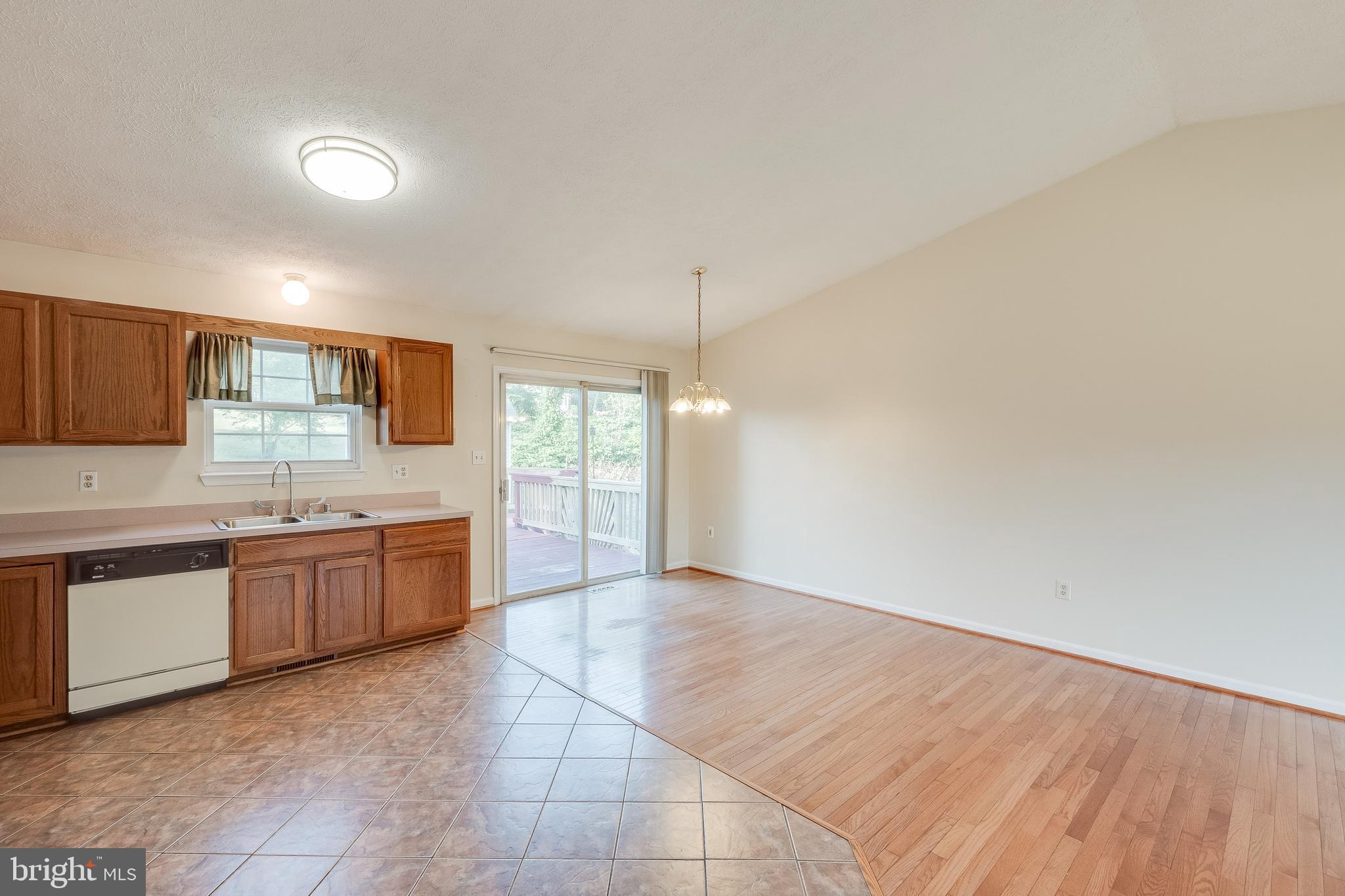 7284 Clyde Jones Road Owings, MD 20736 - Photo 6 of 32