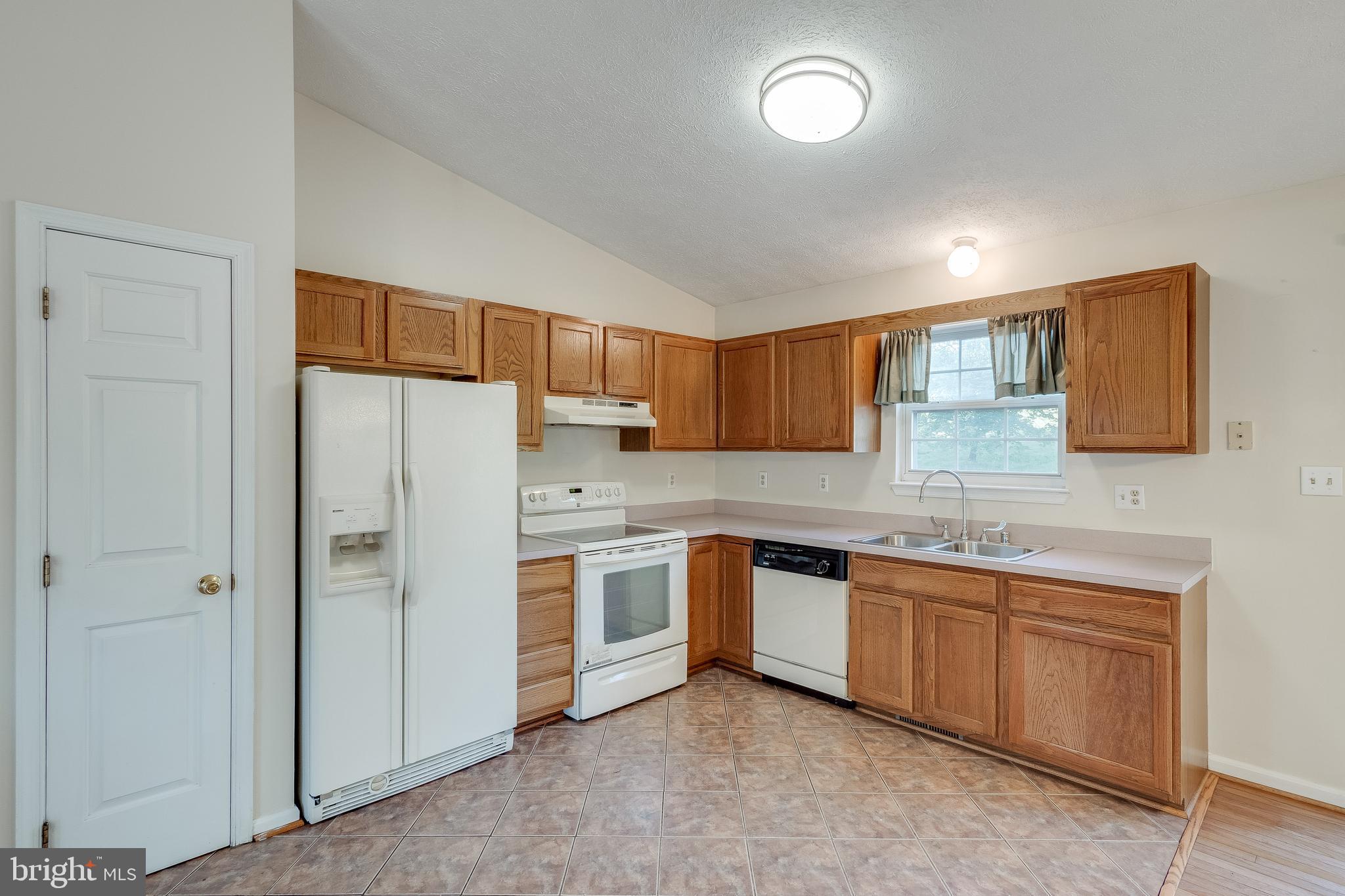 7284 Clyde Jones Road Owings, MD 20736 - Photo 7 of 32