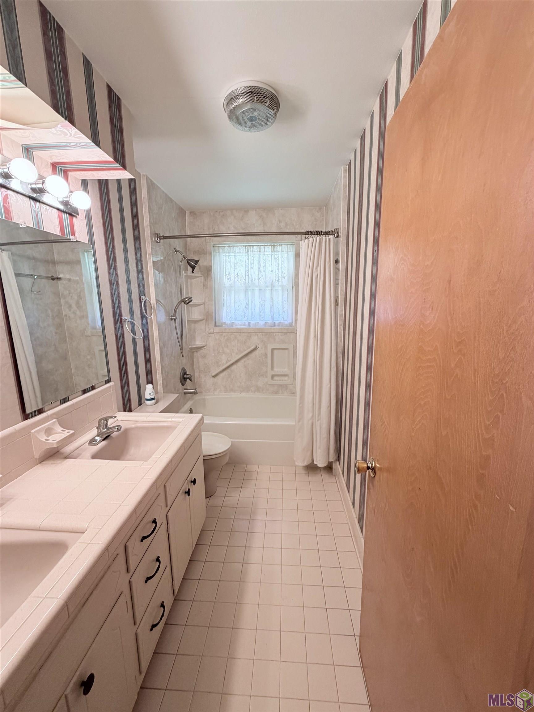 10010 Sombrero Avenue Baton Rouge, LA 70815 - Photo 7 of 17