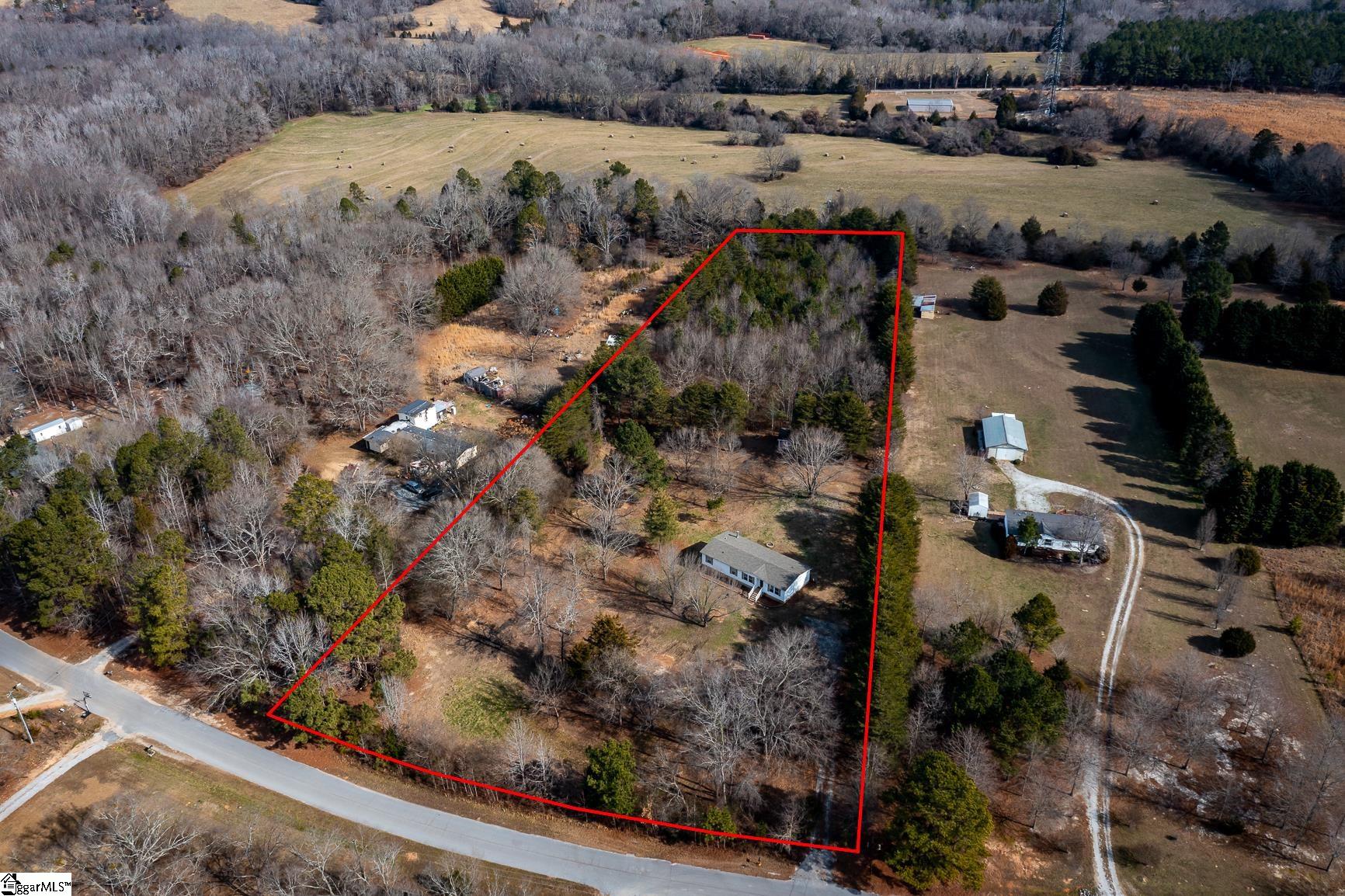 154 Gossett Road Gray Court, SC 29645 - Photo 4 of 36 Gallery Image 4