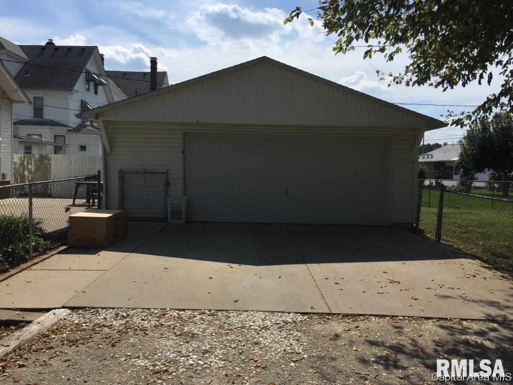 1229 North 6th Street Springfield, IL 62702 - Photo 5 of 19